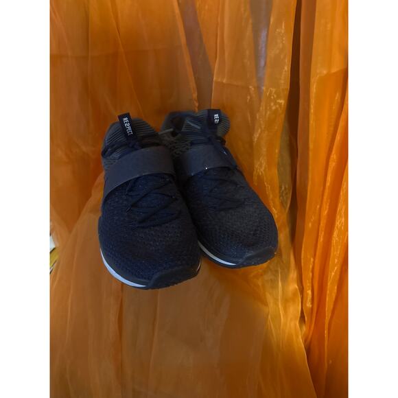 Michael Jordon Trainer 2 Fly Knit Jeter Men's Size 12 Sneaker - Picture 2 of 5